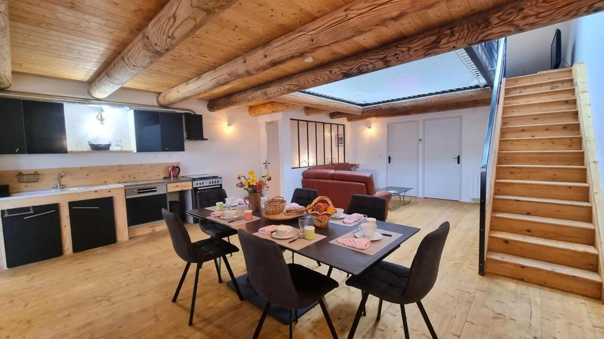 Gite Spacieux A Sauvain Avec Garage Et Vues Historiques - Fr-1-496-353 بيت للعطل