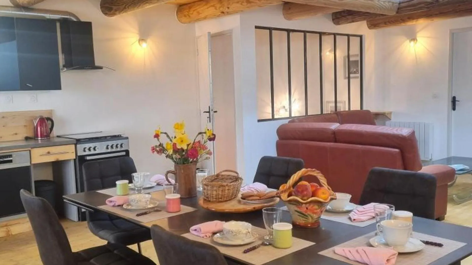 Gite Spacieux A Sauvain Avec Garage Et Vues Historiques - Fr-1-496-353 فرنسا